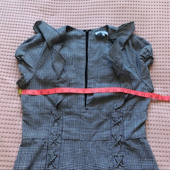 ASOS Current Air Check Plaid Jumpsuit Pants Short Sleeve Ruffle Deep V Neck M - Picture 11 of 16